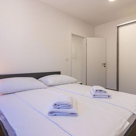 Apartman Vischetti Cres Exterior foto