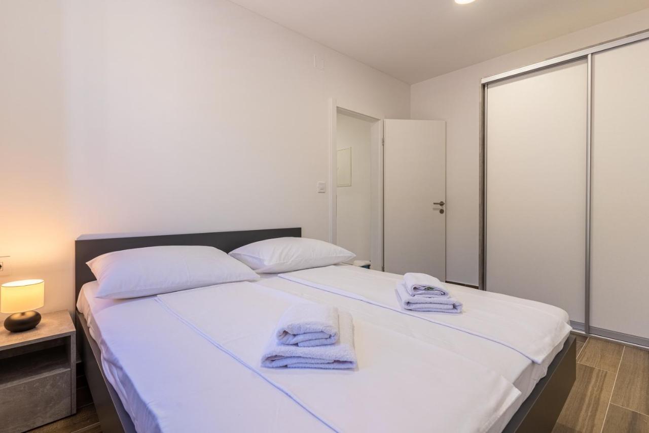 Apartman Vischetti Cres Exterior foto